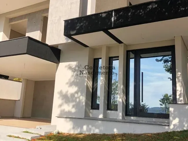 Casa com 451m² 3 quartos e 4 banheiros, à venda, no bairro Urbanova em São José dos Campos