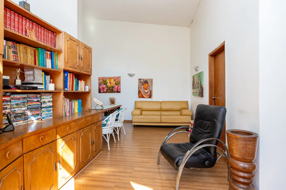 Casa para venda em Vila Santana com 3 quartos, sendo 3 suítes, 182m²