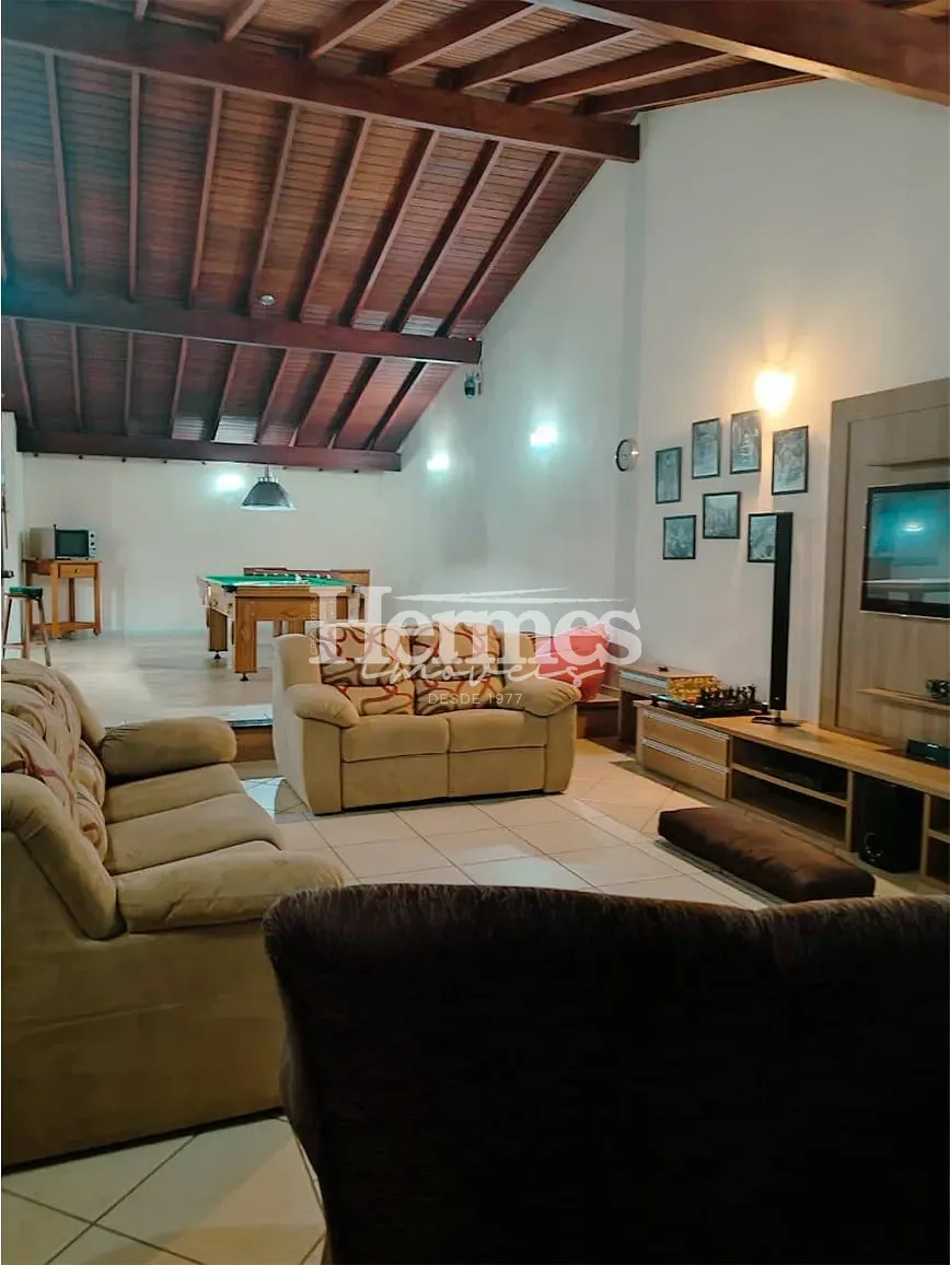 Casa, 3 quartos, 274 m² - Foto 1