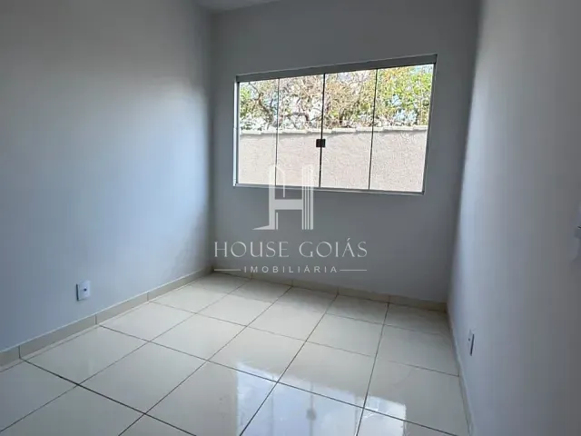 Casa com 190m² 3 quartos e 2 banheiros, à venda, no bairro Jardim Veneza em Aparecida de Goiânia
