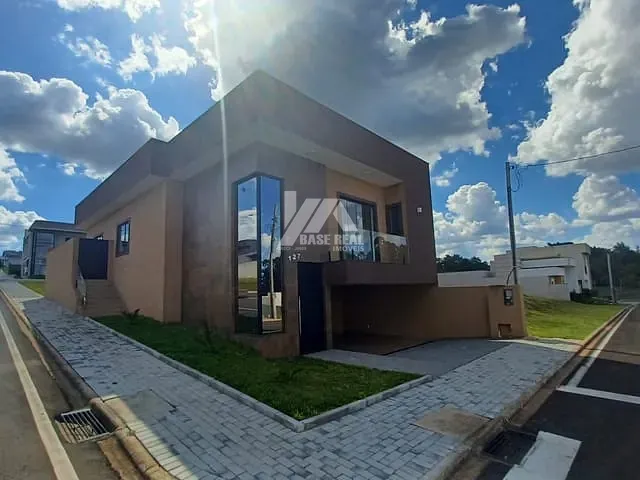 Casa com 200m² 3 quartos e 2 banheiros, à venda, no bairro Contorno em Ponta Grossa