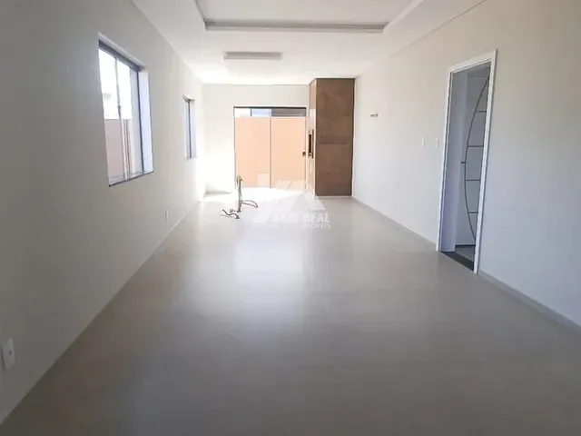 Casa com 200m² 3 quartos e 2 banheiros, à venda, no bairro Contorno em Ponta Grossa