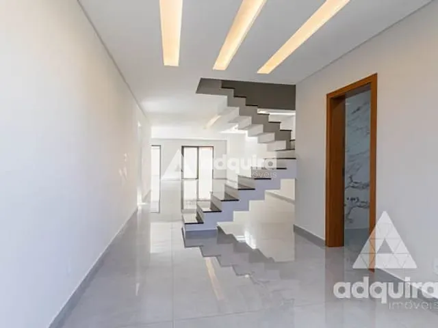 Casa com 300m² 4 quartos e 5 banheiros, à venda, no bairro Colônia Dona Luíza em Ponta Grossa