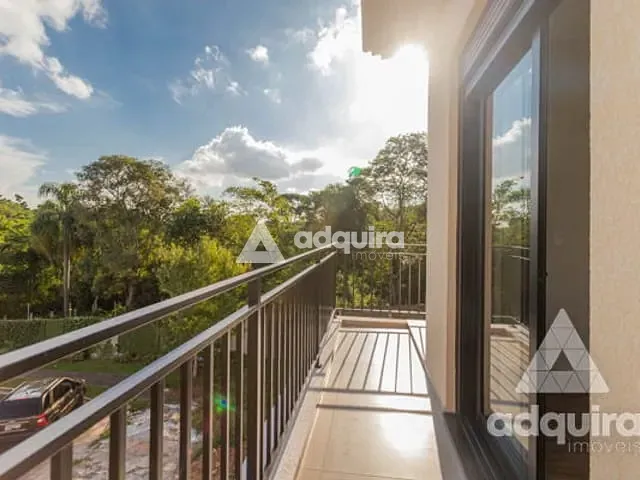 Casa com 300m² 4 quartos e 5 banheiros, à venda, no bairro Colônia Dona Luíza em Ponta Grossa