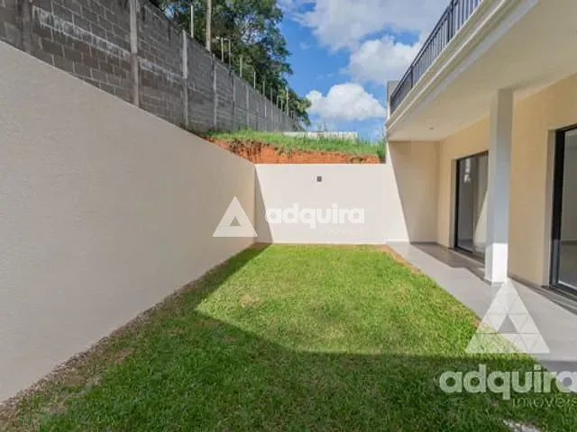 Casa com 300m² 4 quartos e 5 banheiros, à venda, no bairro Colônia Dona Luíza em Ponta Grossa