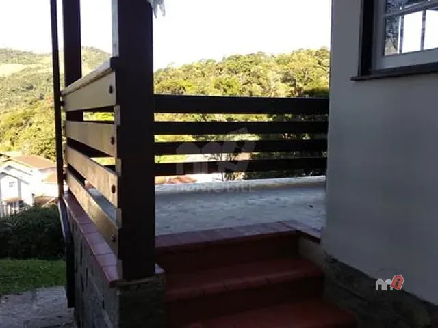 Casa com 6500m² 4 quartos e 3 banheiros, à venda ou para alugar, no bairro Valparaíso em Petrópolis