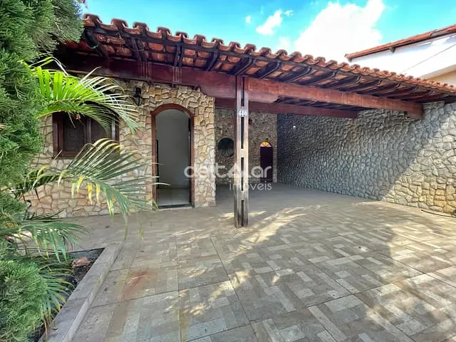 Casa com 360m² 7 quartos e 5 banheiros, à venda, no bairro Santa Branca em Belo Horizonte