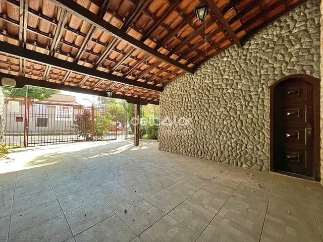 Casa com 360m² 7 quartos e 5 banheiros, à venda, no bairro Santa Branca em Belo Horizonte