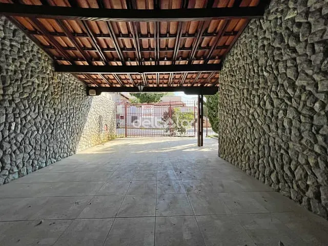 Casa com 360m² 7 quartos e 5 banheiros, à venda, no bairro Santa Branca em Belo Horizonte