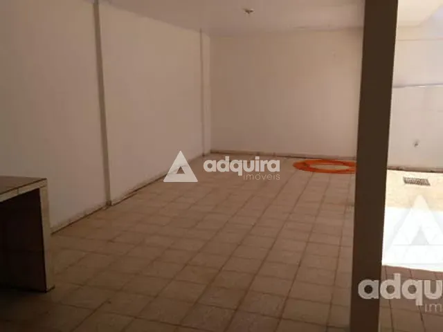 Casa com 330m² 3 quartos e 2 banheiros, à venda, no bairro Centro em Ponta Grossa