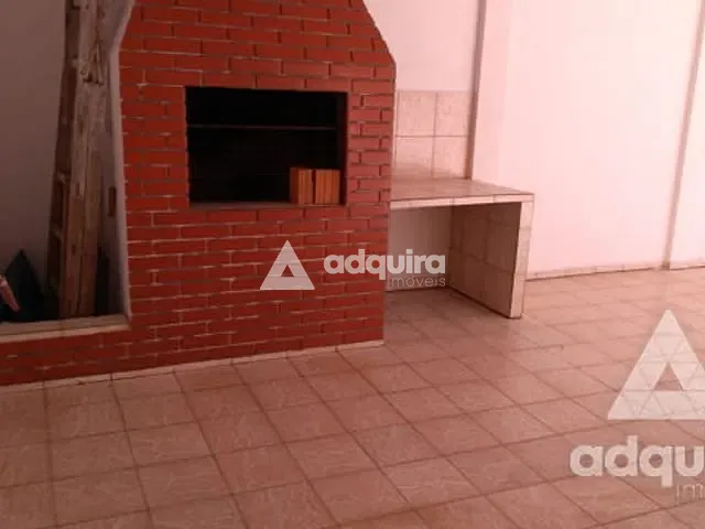 Casa com 330m² 3 quartos e 2 banheiros, à venda, no bairro Centro em Ponta Grossa