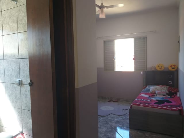Casa com 150m² 3 quartos e 1 banheiro, à venda, no bairro Parque das Nações em Pindamonhangaba