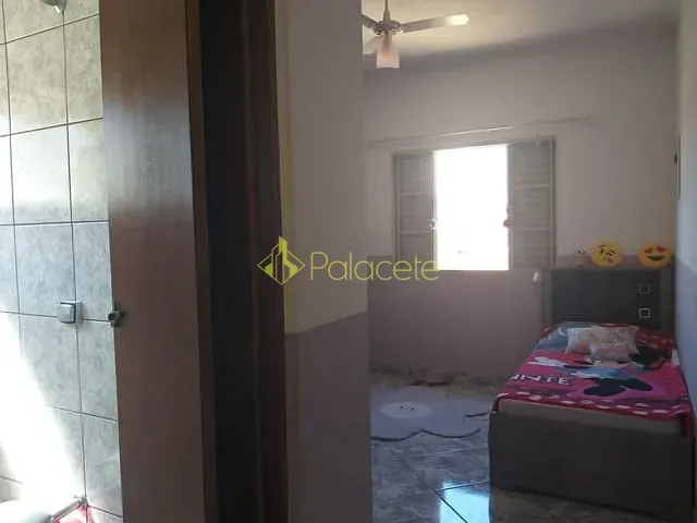 Casa com 150m² 3 quartos e 1 banheiro, à venda, no bairro Parque das Nações em Pindamonhangaba