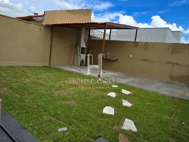 Casa com 200m² 2 quartos e 1 banheiro, à venda, no bairro Residencial Buriti em Senador Canedo