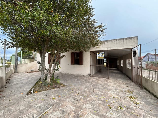Casa com 234m² 3 quartos e 2 banheiros, à venda, no bairro Três Vendas em Pelotas