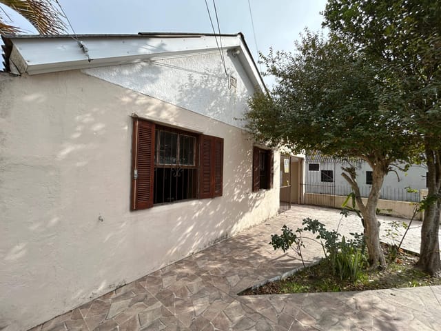 Casa com 234m² 3 quartos e 2 banheiros, à venda, no bairro Três Vendas em Pelotas