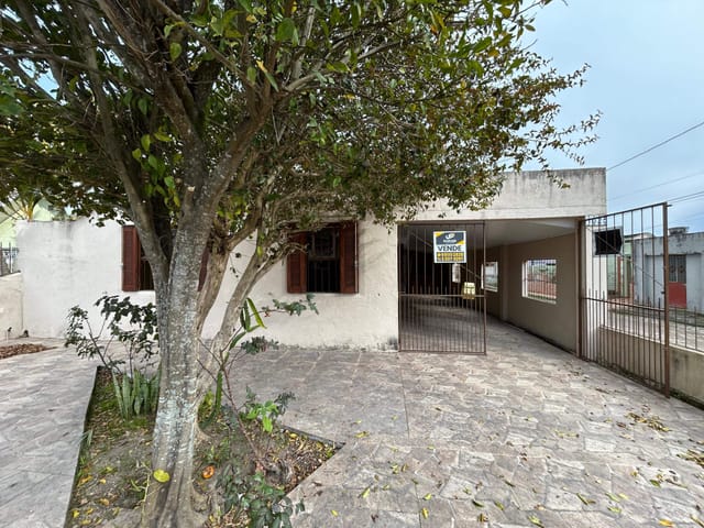 Casa com 234m² 3 quartos e 2 banheiros, à venda, no bairro Três Vendas em Pelotas