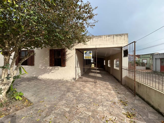 Casa com 234m² 3 quartos e 2 banheiros, à venda, no bairro Três Vendas em Pelotas