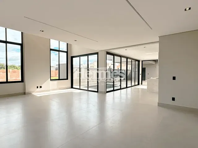 Casa com 301m² 3 quartos e 5 banheiros, à venda, no bairro Parque Brasil 500 em Paulínia