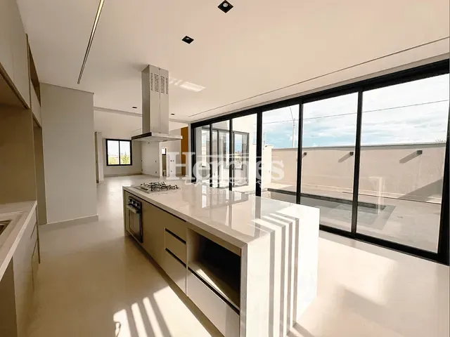 Casa com 301m² 3 quartos e 5 banheiros, à venda, no bairro Parque Brasil 500 em Paulínia