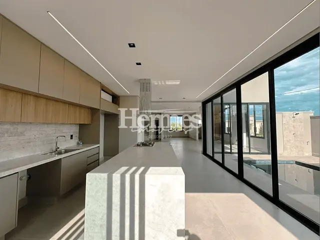 Casa com 301m² 3 quartos e 5 banheiros, à venda, no bairro Parque Brasil 500 em Paulínia