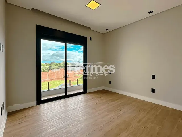 Casa com 301m² 3 quartos e 5 banheiros, à venda, no bairro Parque Brasil 500 em Paulínia