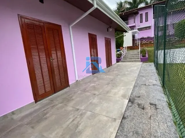 Casa com 2000m² 7 quartos e 9 banheiros, à venda, no bairro Capela do Barreiro em Itatiba