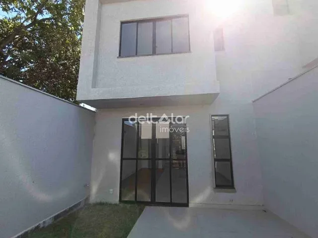 Casa com 120m² 3 quartos e 3 banheiros, à venda, no bairro Santa Amélia em Belo Horizonte