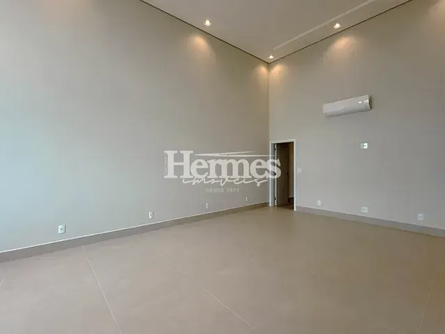 Casa com 330m² 3 quartos e 5 banheiros, à venda, no bairro Parque Brasil 500 em Paulínia