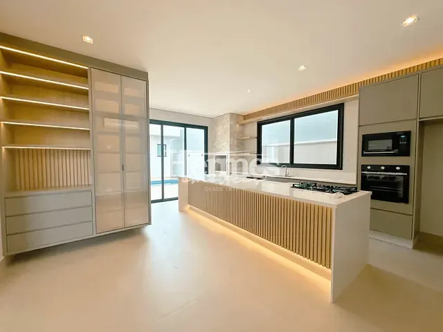 Casa com 330m² 3 quartos e 5 banheiros, à venda, no bairro Parque Brasil 500 em Paulínia