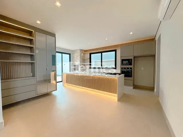 Casa com 330m² 3 quartos e 5 banheiros, à venda, no bairro Parque Brasil 500 em Paulínia