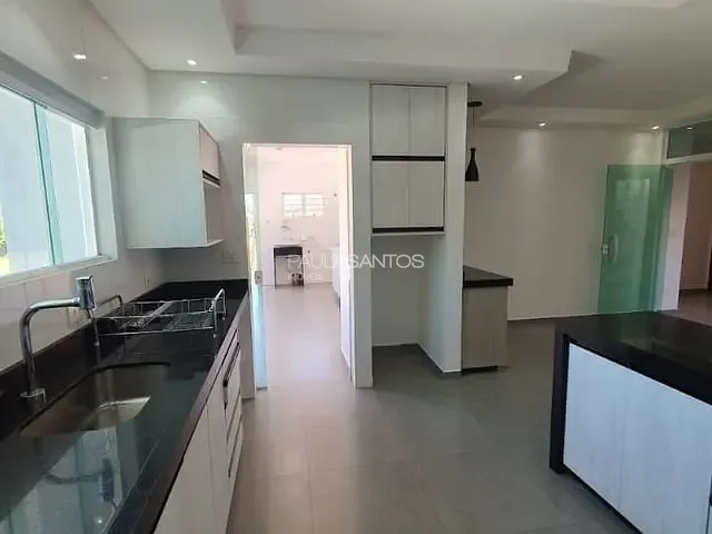 Casa à venda ou para alugar, no bairro Parque Campolim em Sorocaba