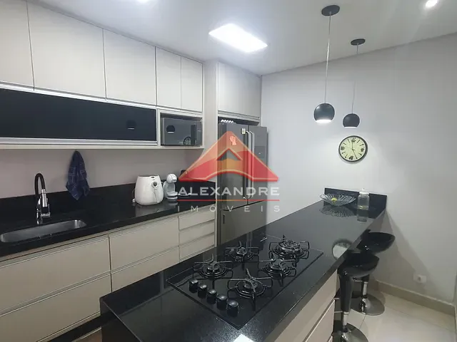 Casa com 173m² 4 quartos e 5 banheiros, à venda, no bairro Vila Industrial em São José dos Campos
