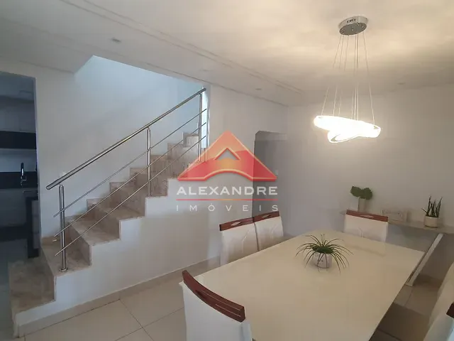 Casa com 173m² 4 quartos e 5 banheiros, à venda, no bairro Vila Industrial em São José dos Campos