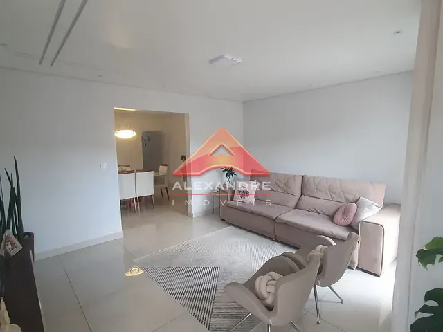 Casa com 173m² 4 quartos e 5 banheiros, à venda, no bairro Vila Industrial em São José dos Campos