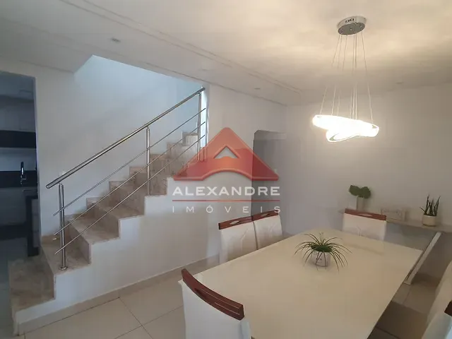 Casa com 173m² 4 quartos e 5 banheiros, à venda, no bairro Vila Industrial em São José dos Campos
