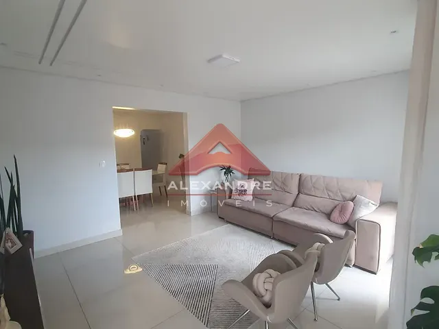 Casa com 173m² 4 quartos e 5 banheiros, à venda, no bairro Vila Industrial em São José dos Campos