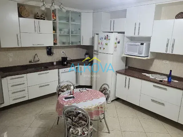 Casa com 300m² 3 quartos e 3 banheiros, à venda, no bairro Jardim Satélite em São José dos Campos