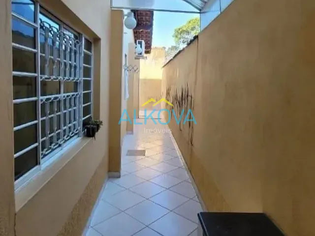 Casa com 300m² 3 quartos e 3 banheiros, à venda, no bairro Jardim Satélite em São José dos Campos