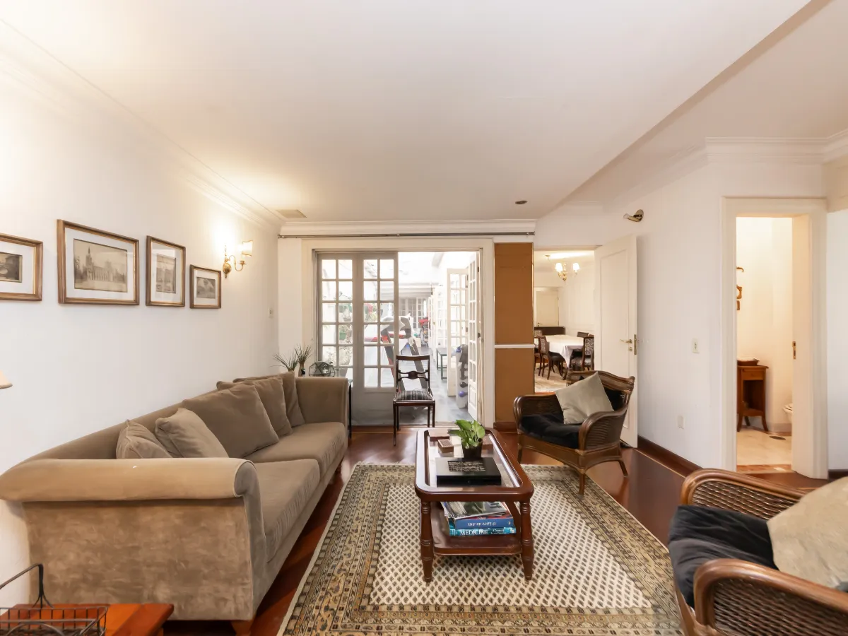 Casa para venda em Jardim Paulistano com 4 quartos, sendo 2 suítes, 400m²