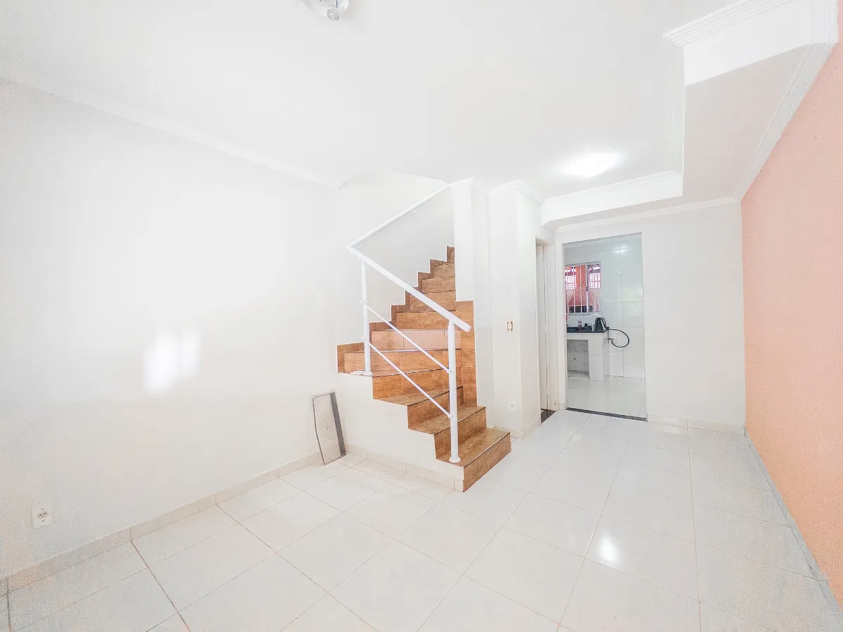 Casa em condomínio para venda com 2 quartos, 74m²