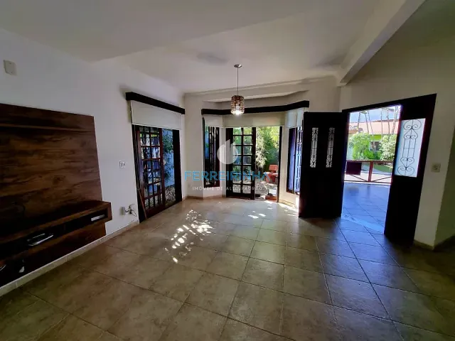 Casa com 250m² 5 quartos e 3 banheiros, à venda, no bairro Urbanova em São José dos Campos