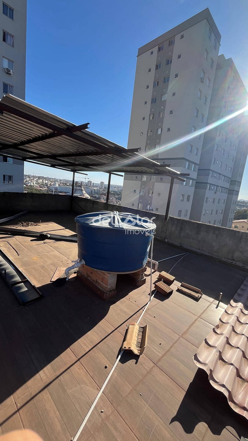 Casa à venda com 4 quartos, 200m² - Foto 13