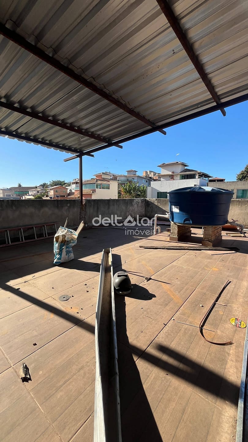 Casa à venda com 4 quartos, 200m² - Foto 14