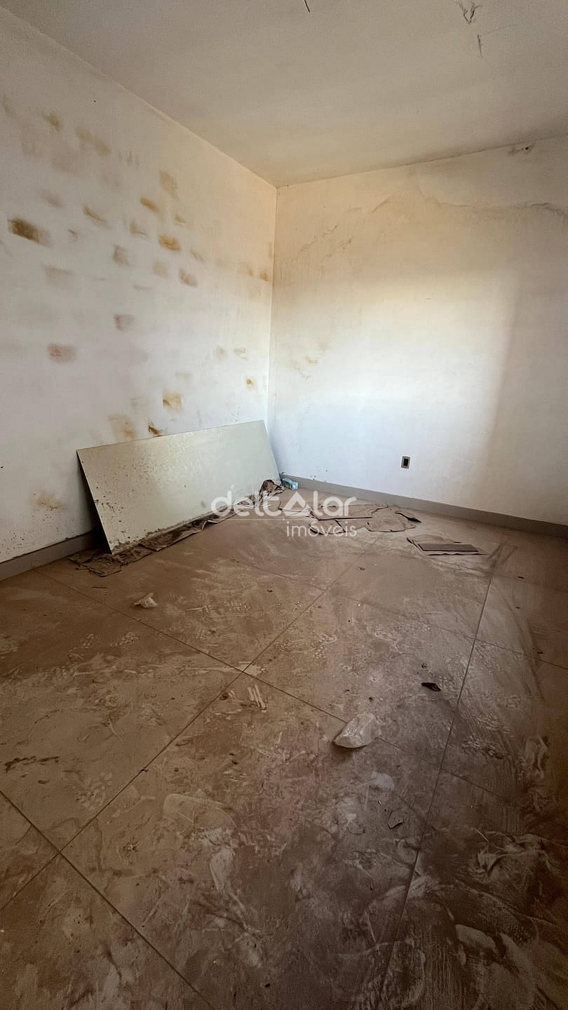 Casa à venda com 4 quartos, 200m² - Foto 23