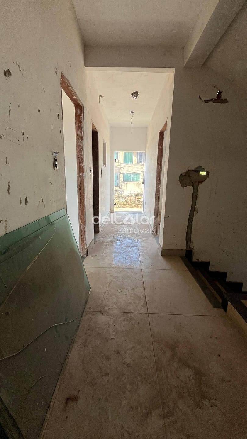 Casa à venda com 4 quartos, 200m² - Foto 16