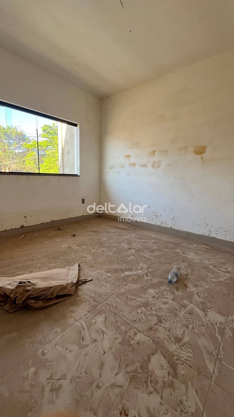 Casa à venda com 4 quartos, 200m² - Foto 25