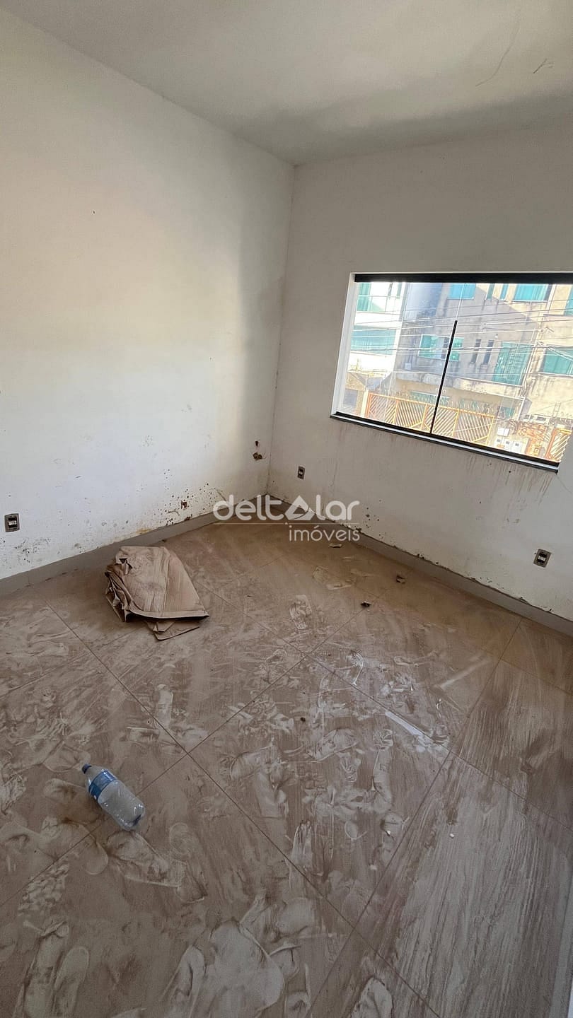 Casa à venda com 4 quartos, 200m² - Foto 26