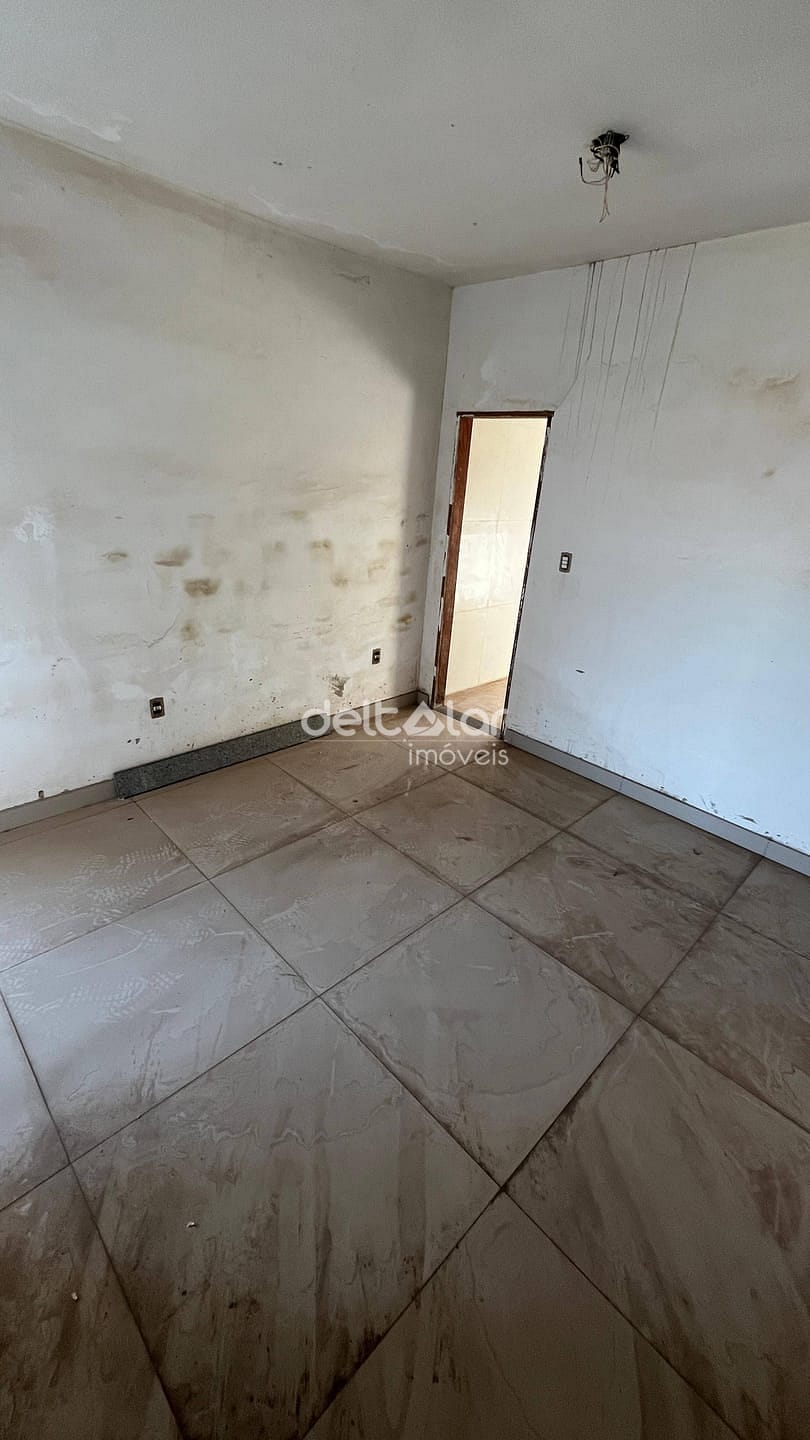 Casa à venda com 4 quartos, 200m² - Foto 33