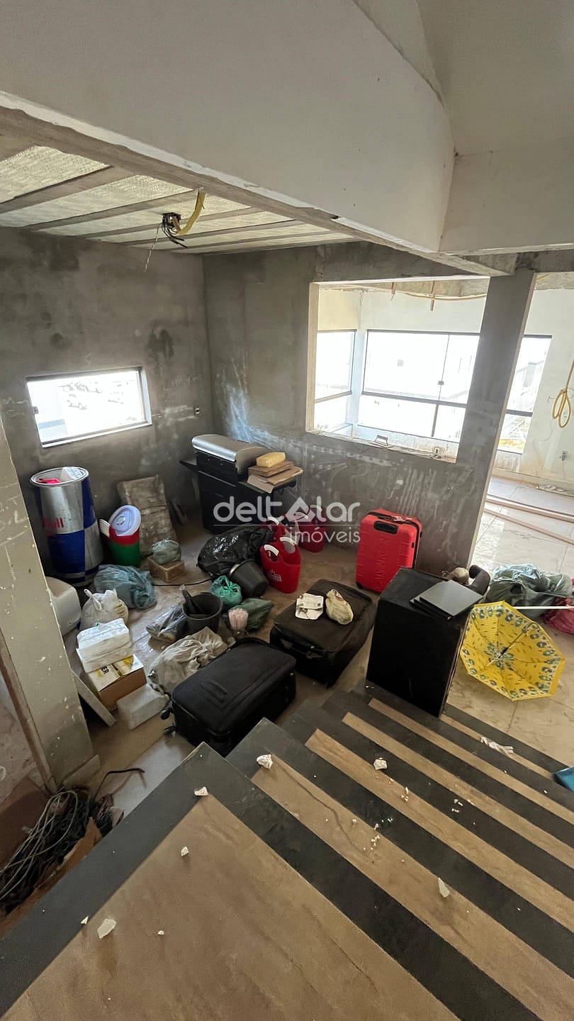 Casa à venda com 4 quartos, 200m² - Foto 8